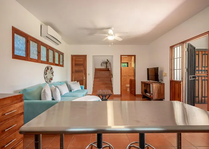 Santa Cruz Group Getaway W/ Pool: Walk To Playa Junquillal