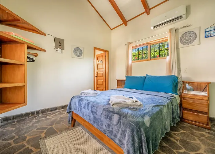 Santa Cruz Group Getaway W/ Pool: Walk To * Playa Junquillal