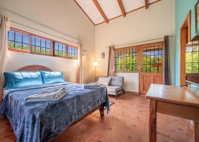 Santa Cruz Group Getaway W/ Pool: Walk To Hébergement de vacances *