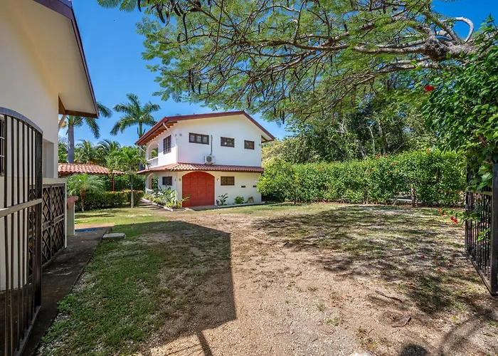 Santa Cruz Group Getaway W/ Pool: Walk To Hébergement de vacances Playa Junquillal